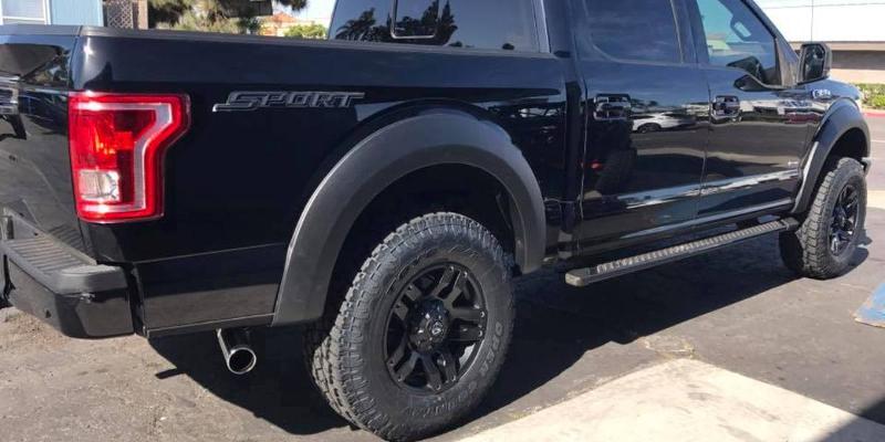  Ford F-150 with Fuel 1-Piece Wheels Pump - D515 